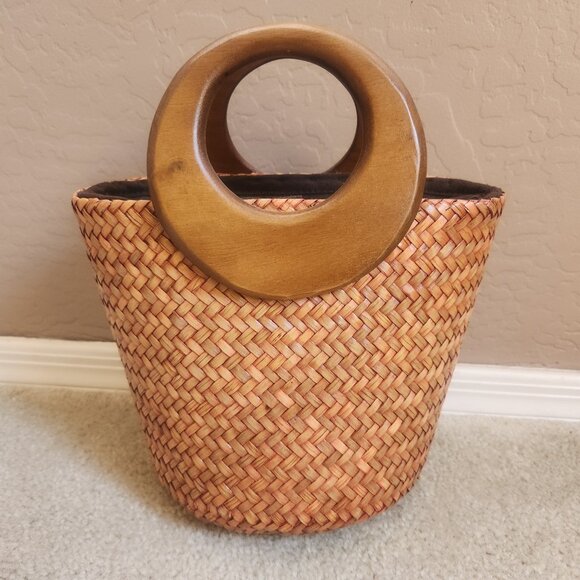 Handbags - NEW Woven Straw Bag with Wood Handles